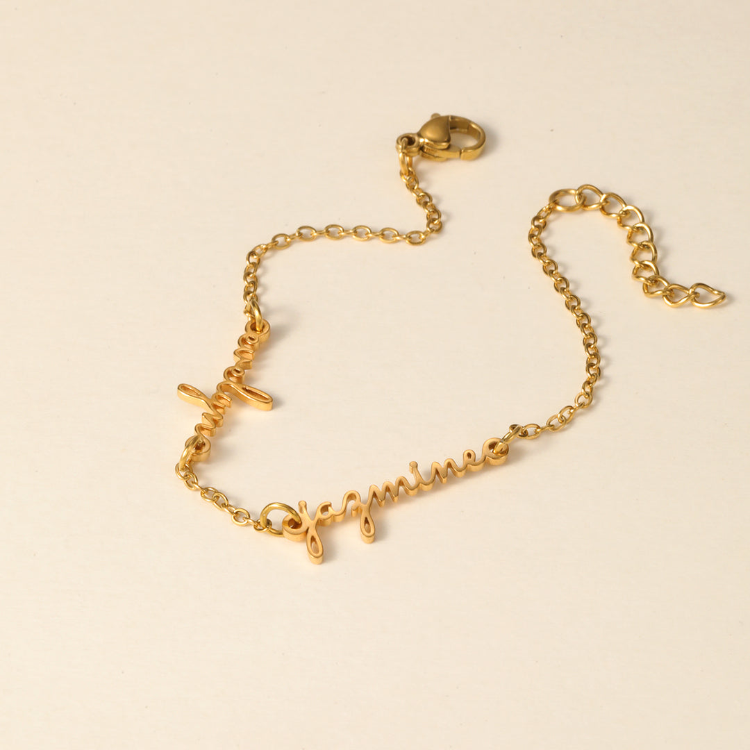 Script Multi Name Bracelet | DORADO