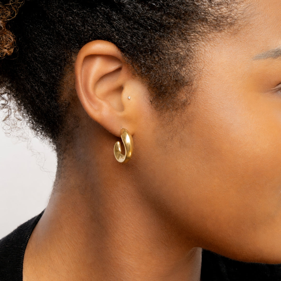 Minimal Twist Earrings
