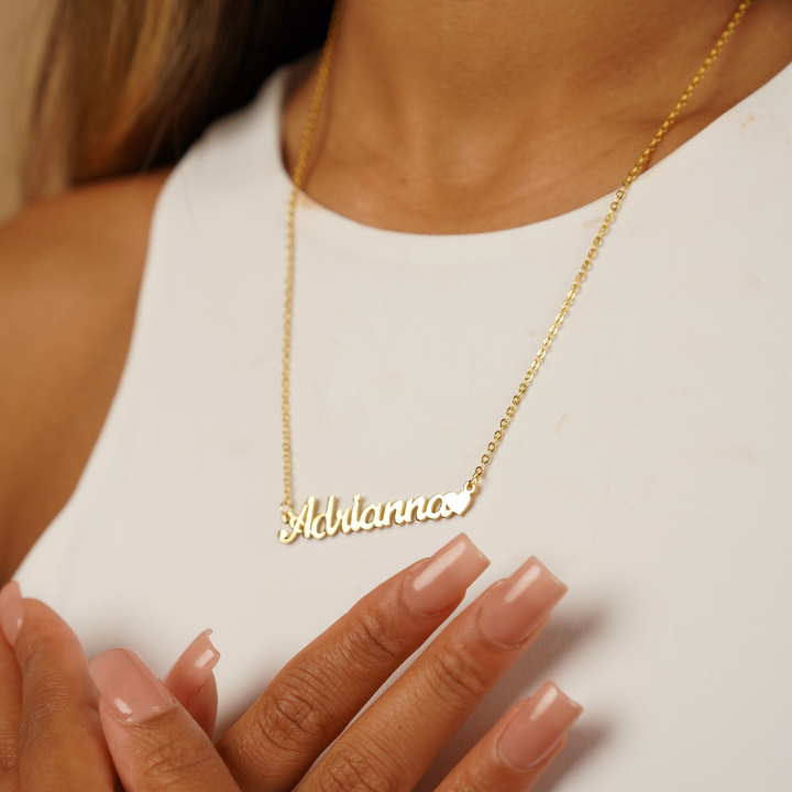 Name necklace hot sale dorado
